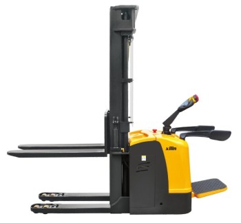 Штабелер самоходный 1,5 т 4,5 м XILIN CDDK15S двухуровневый, с платформой