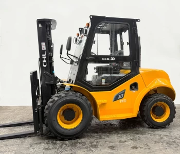 Вилочный дизельный автопогрузчик CHL 3 т высокой проходимости, полный привод
